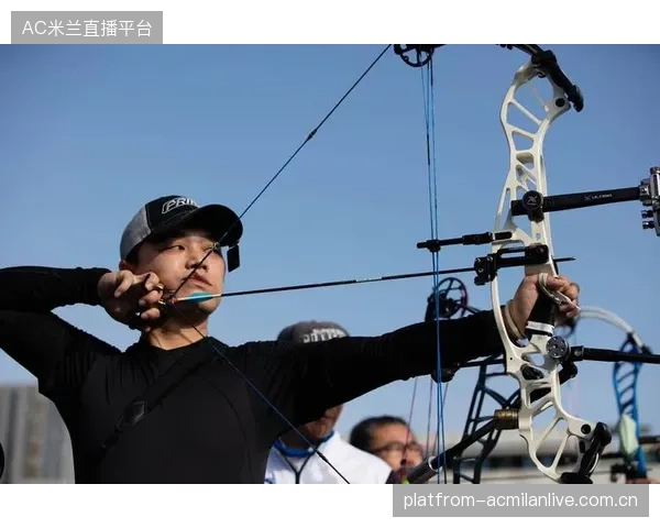 射箭爱好者组织“乡村靶场开放日”，普及成效明显